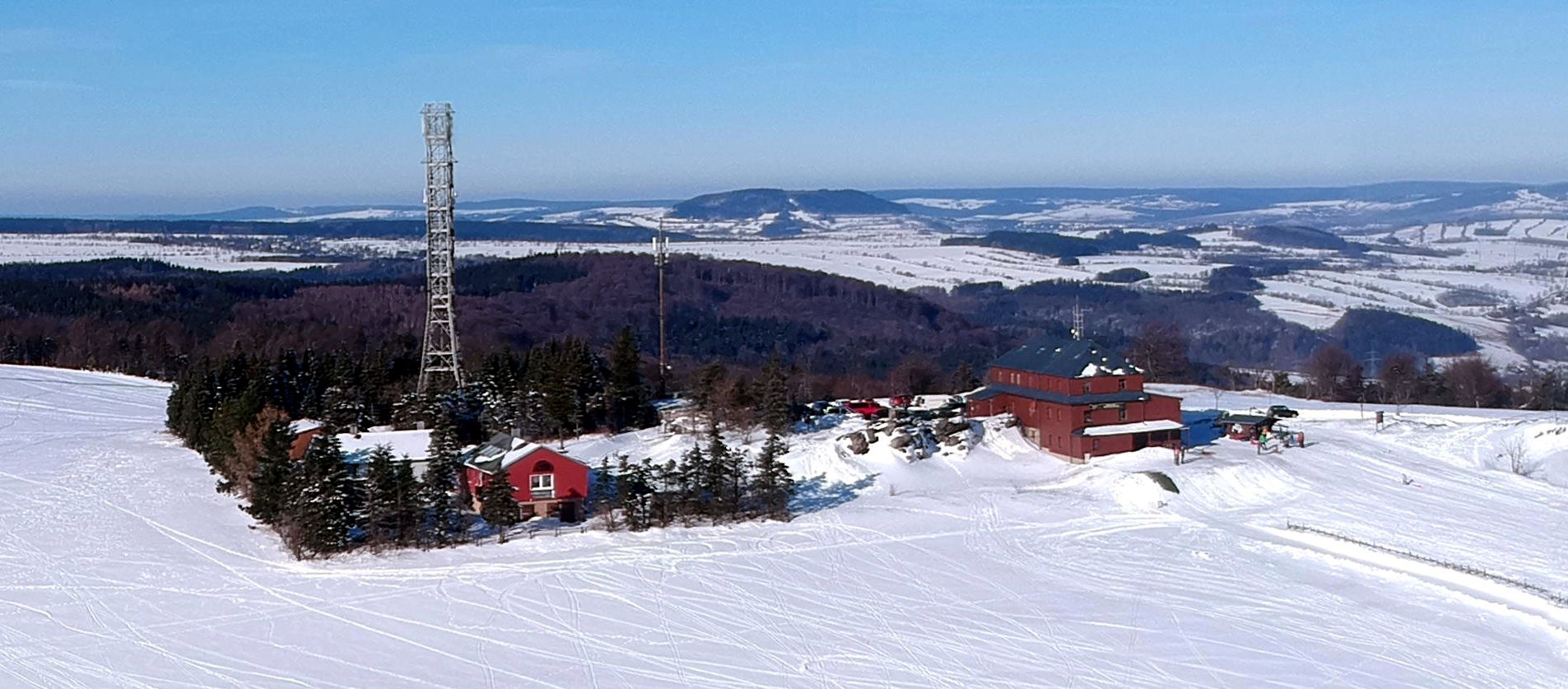 Hirtstein mit dem Dorf Satzung im Erzgebirge